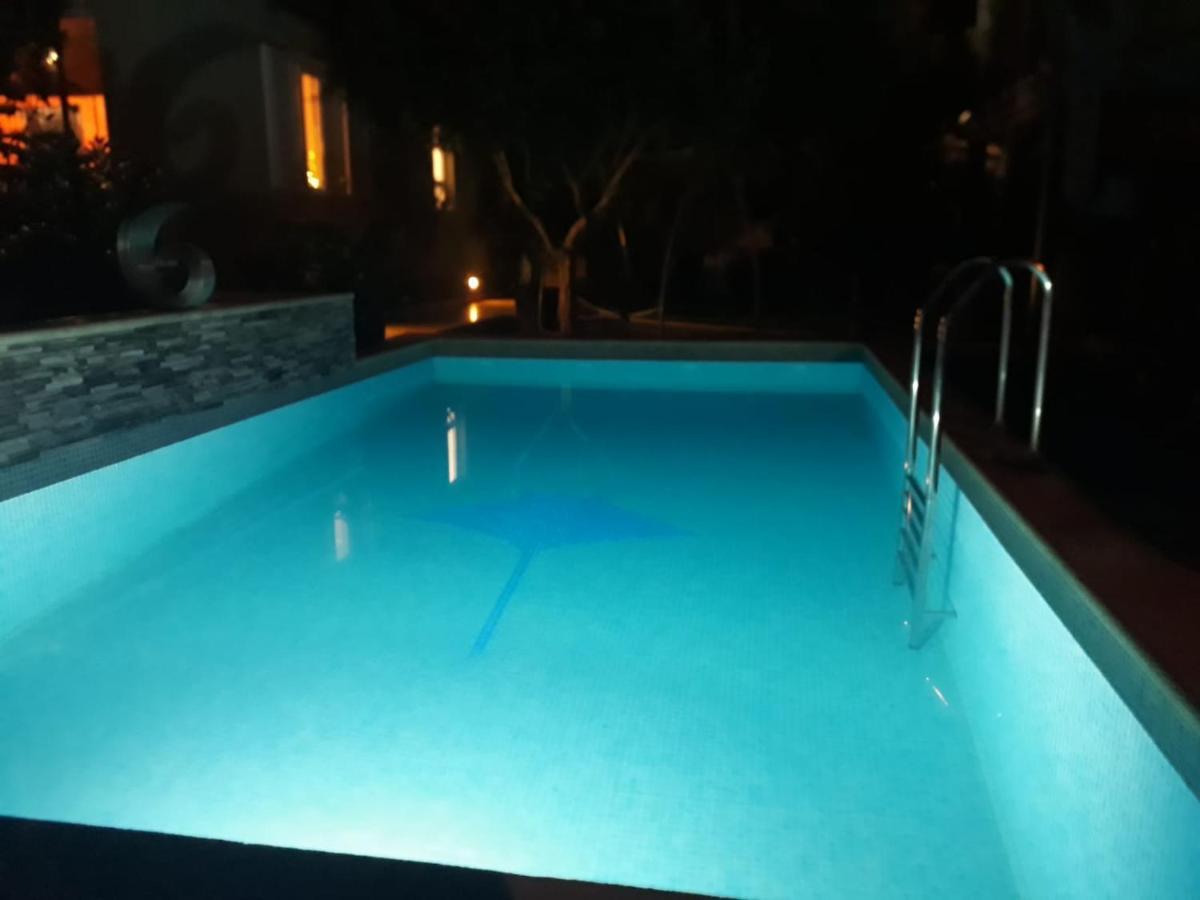 Relax Apartment Pula Exterior foto