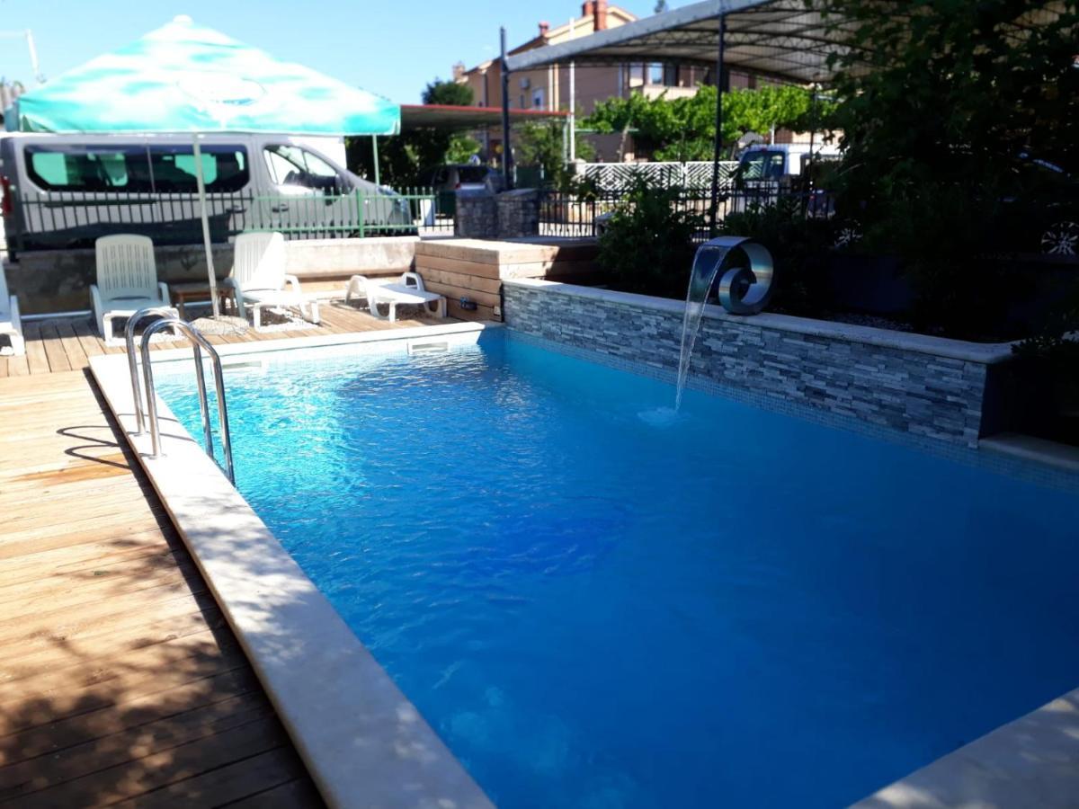 Relax Apartment Pula Exterior foto